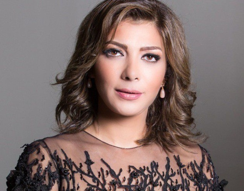 صور أصالة نصري تغازل زوجها وتحفل بذكرى زواجها العاشر